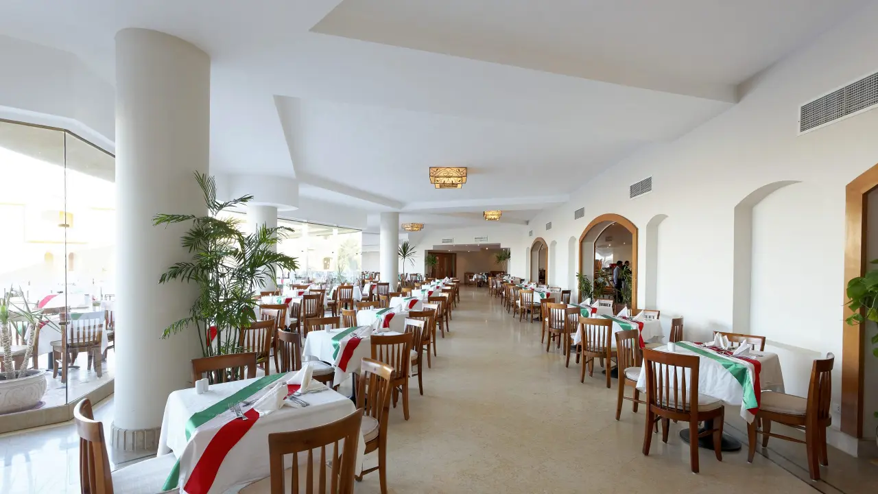 الفندق ثري كورنرز فيروز بلازا بيتش - مرسى علم